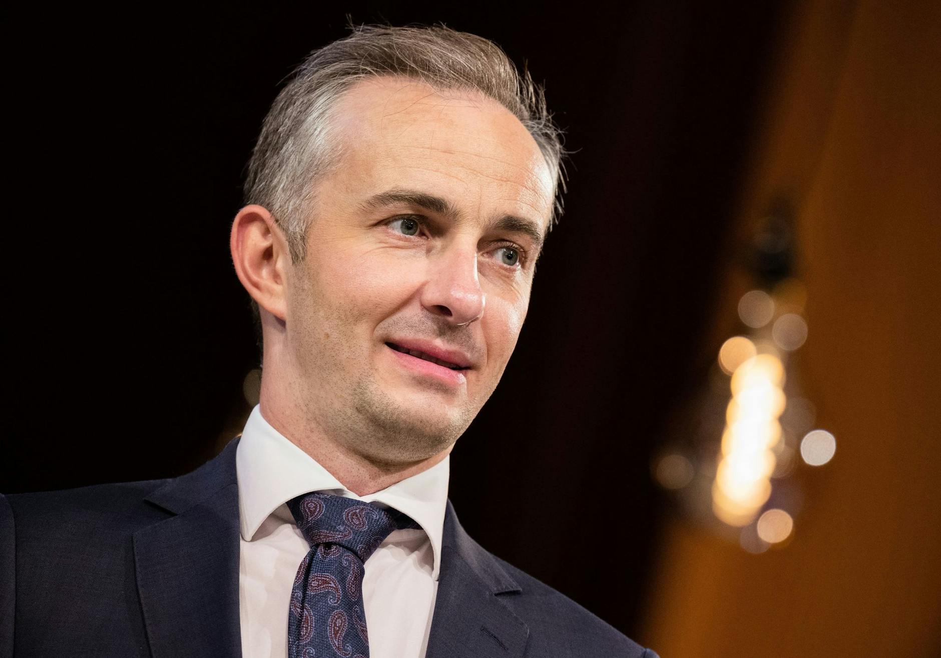 ARCHIV - Der Satiriker Jan Böhmermann und seine Redaktion machen mit einem Experiment von sich reden.