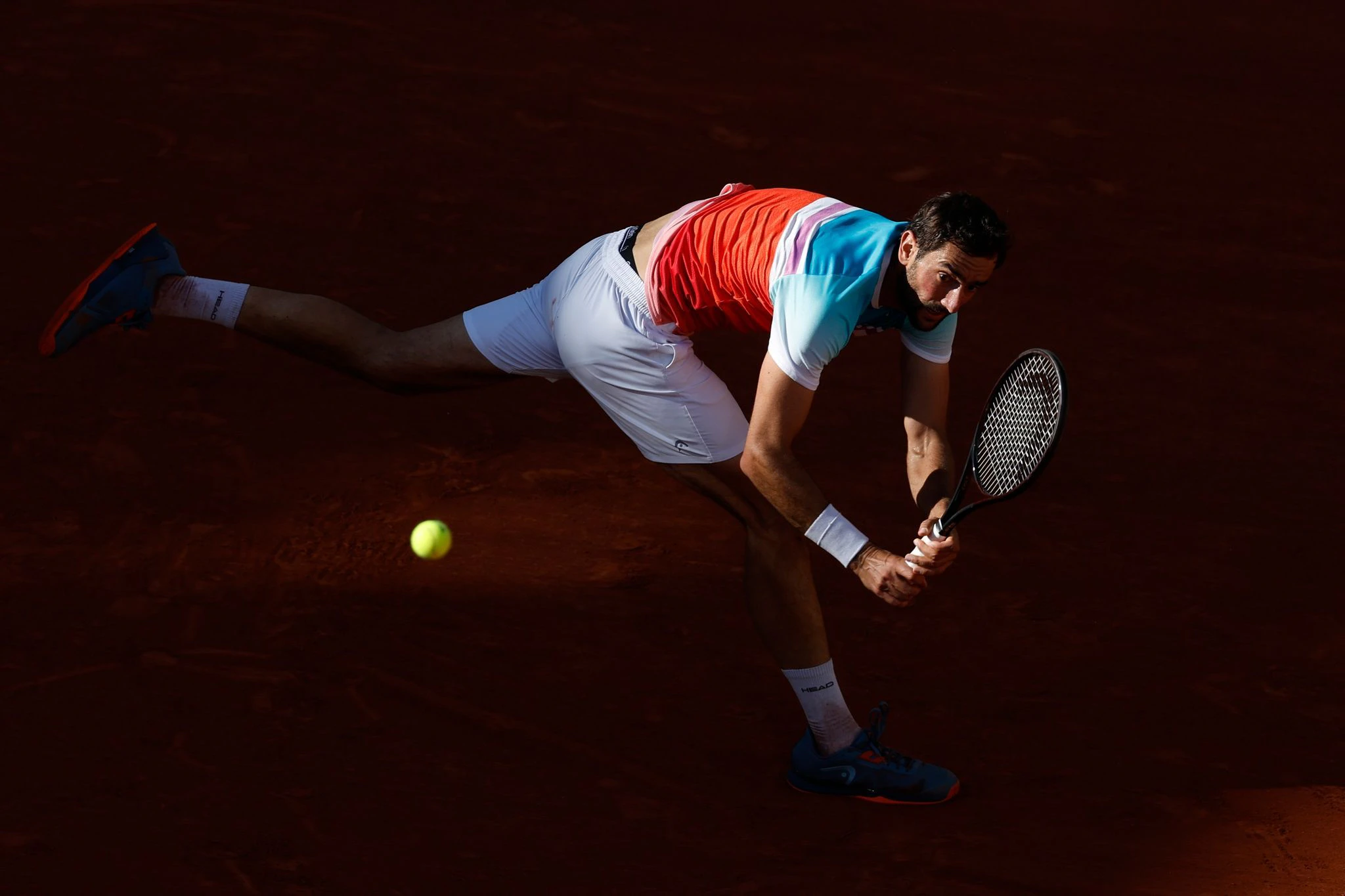 dpatopbilder - Licht und Schatten gab es auch in sportlicher Hinsicht beim Viertelfinalspiel der French Open zwischen Marin Cilic und Andrei Rubljow. Der Kroate Cilic benötigte den Super Tiebreak, um das Match für sich zu entscheiden.  