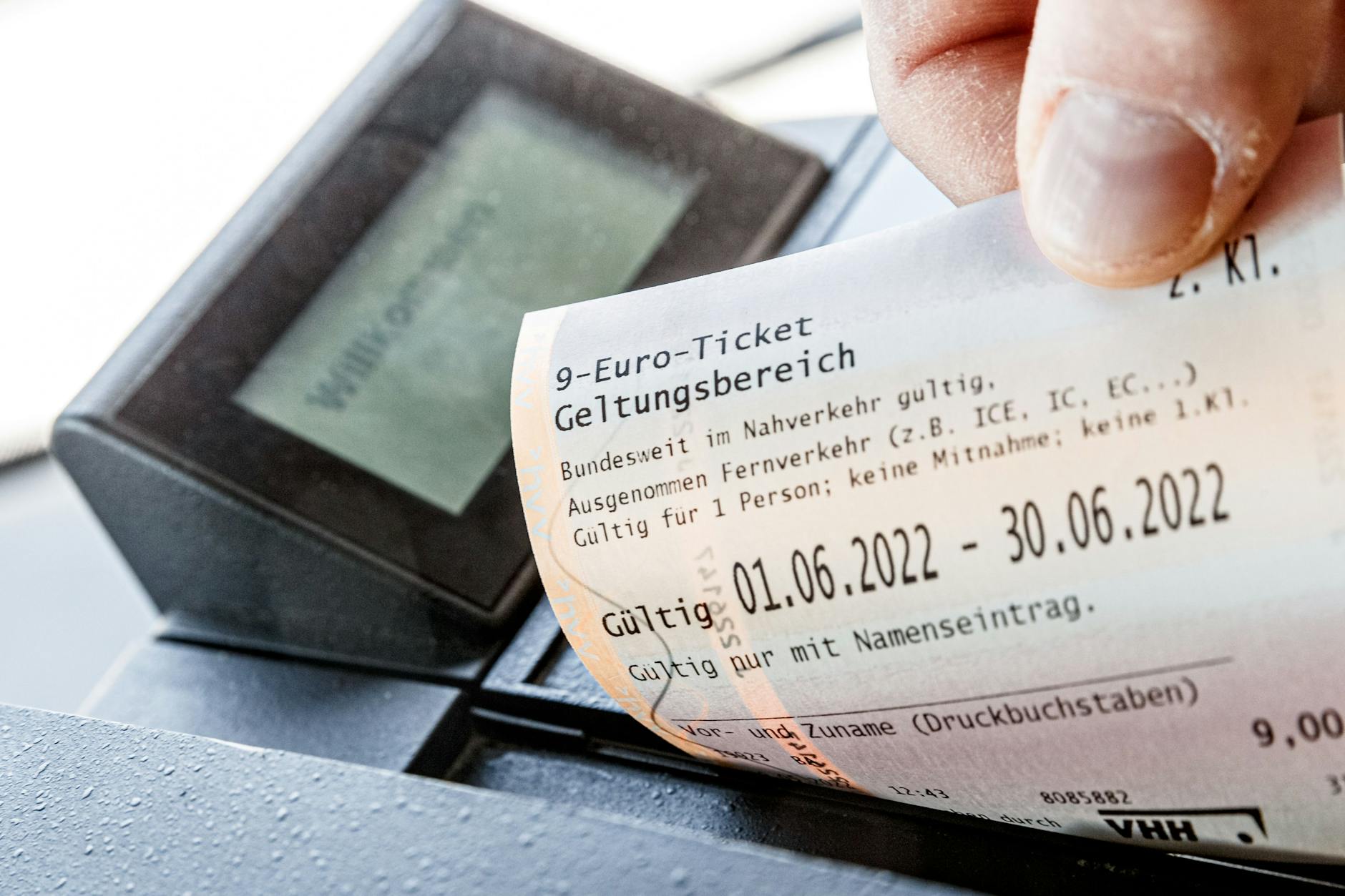 Das 9-Euro-Ticket gefällt nicht jedem - ein Kommentar dazu sorgte im Netz für Wirbel.
