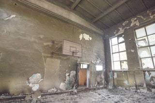 Newsblog zum Ukraine-Krieg: Ukraine fordert deutsche Kampfpanzer +++ USA verhängen weitere Sanktionen gegen Russlands Eliten +++ Kinderhilfswerk: Über 1.800 Schulen in der Ukraine angegriffen
