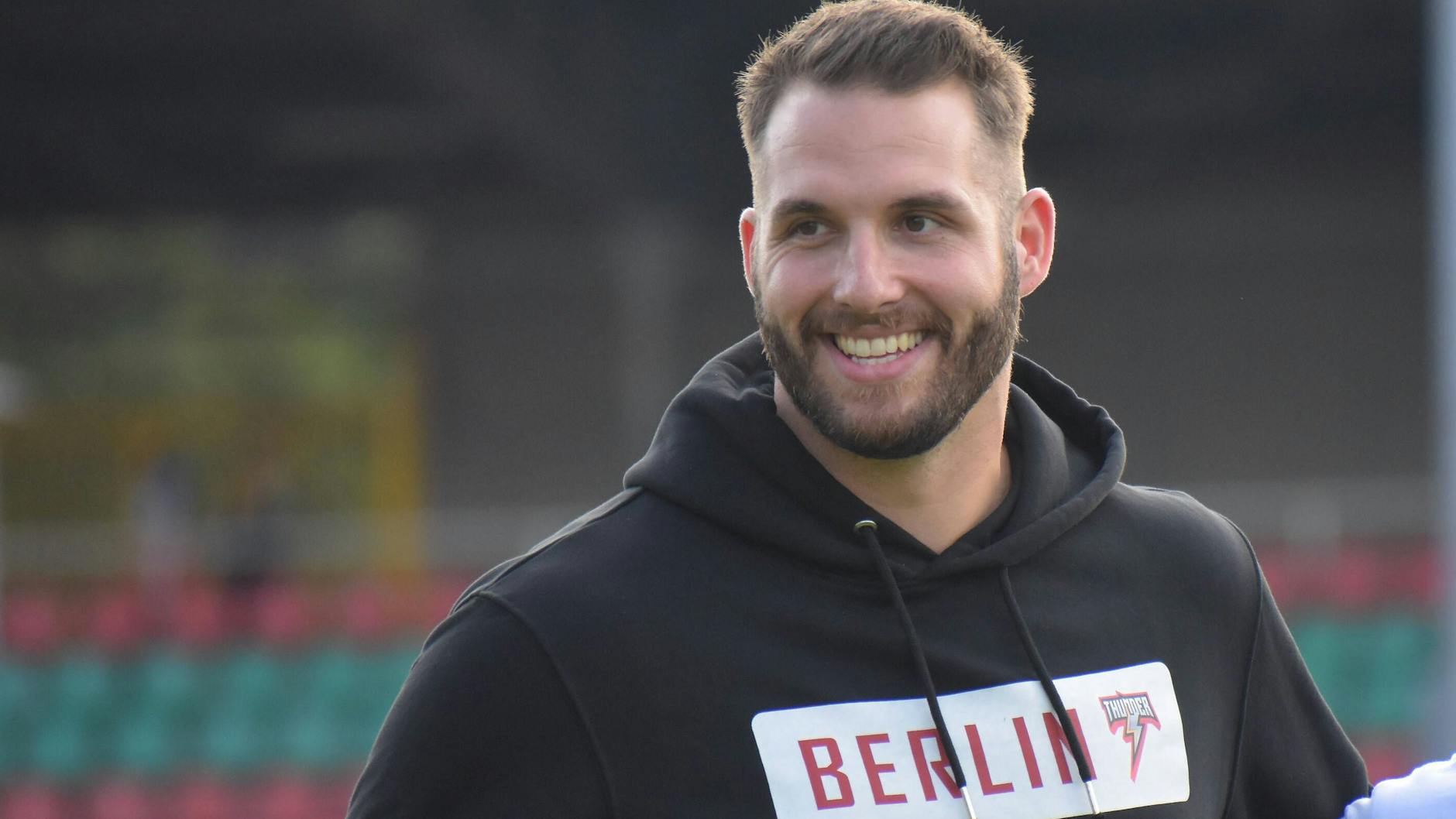 Der frühere NFL-Profi Björn Werner startet als Miteigentümer des Football-Teams Berlin Thunder mit seiner Mannschaft am Wochenende in die Saison.