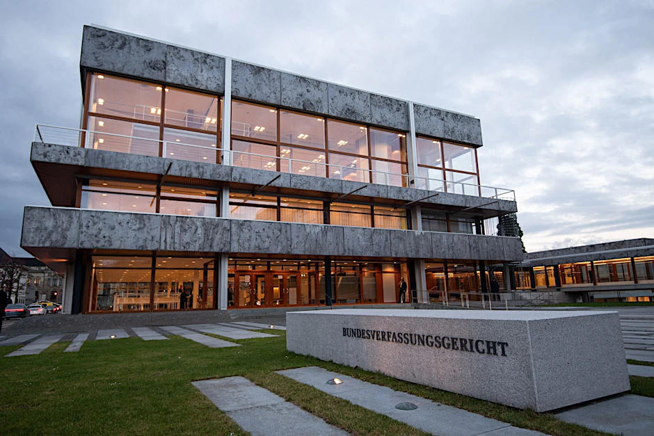 ARCHIV - Das Bundesverfassungsgericht in Karlsruhe.  