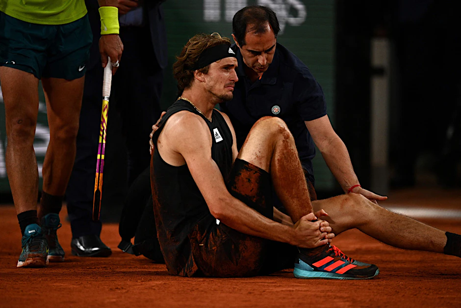 Alexander Zverev knickte mit dem Fuß um.