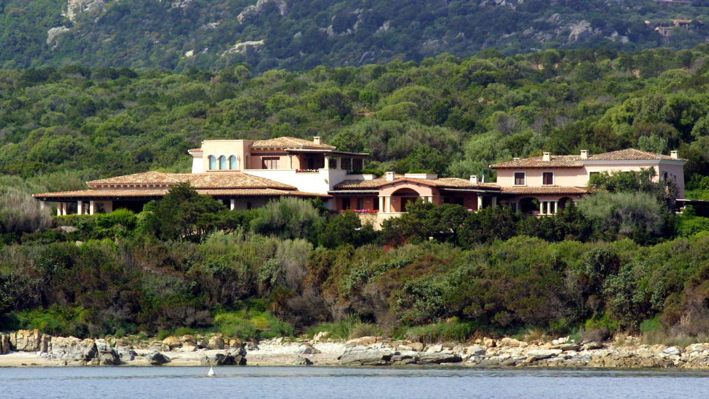 Ist das Kabajewas Haus in Tessin?