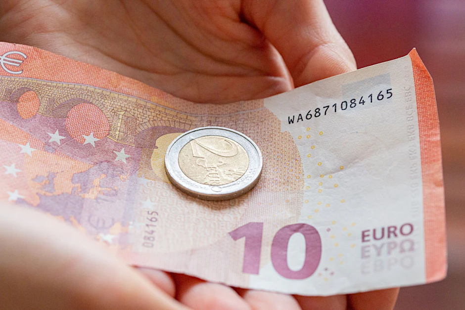Die Erhöhung des Mindestlohns auf zwölf Euro kommt zum 1. Oktober (Symbolbild).