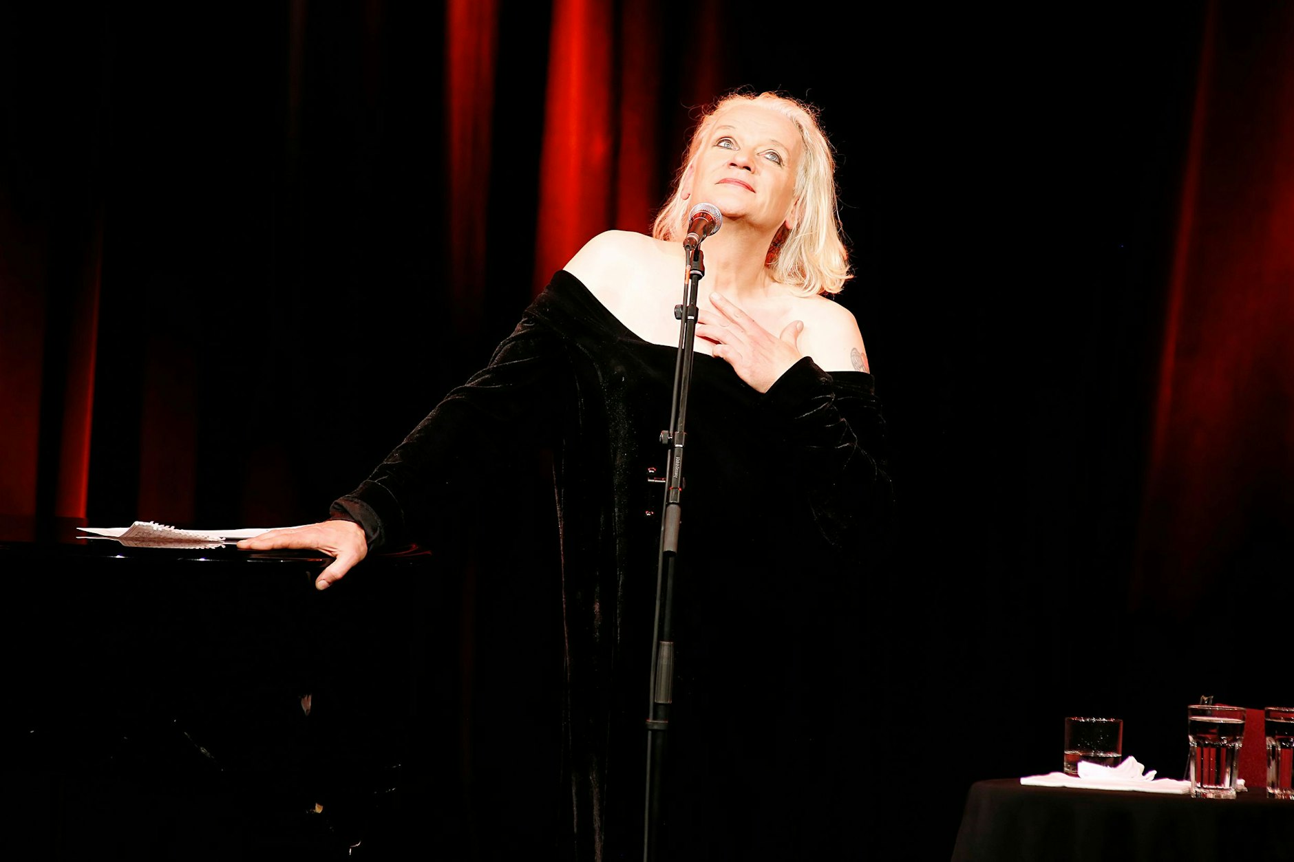 Die Sängerin Georgette Dee tritt zurzeit in der Berliner Bar jeder Vernunft auf.