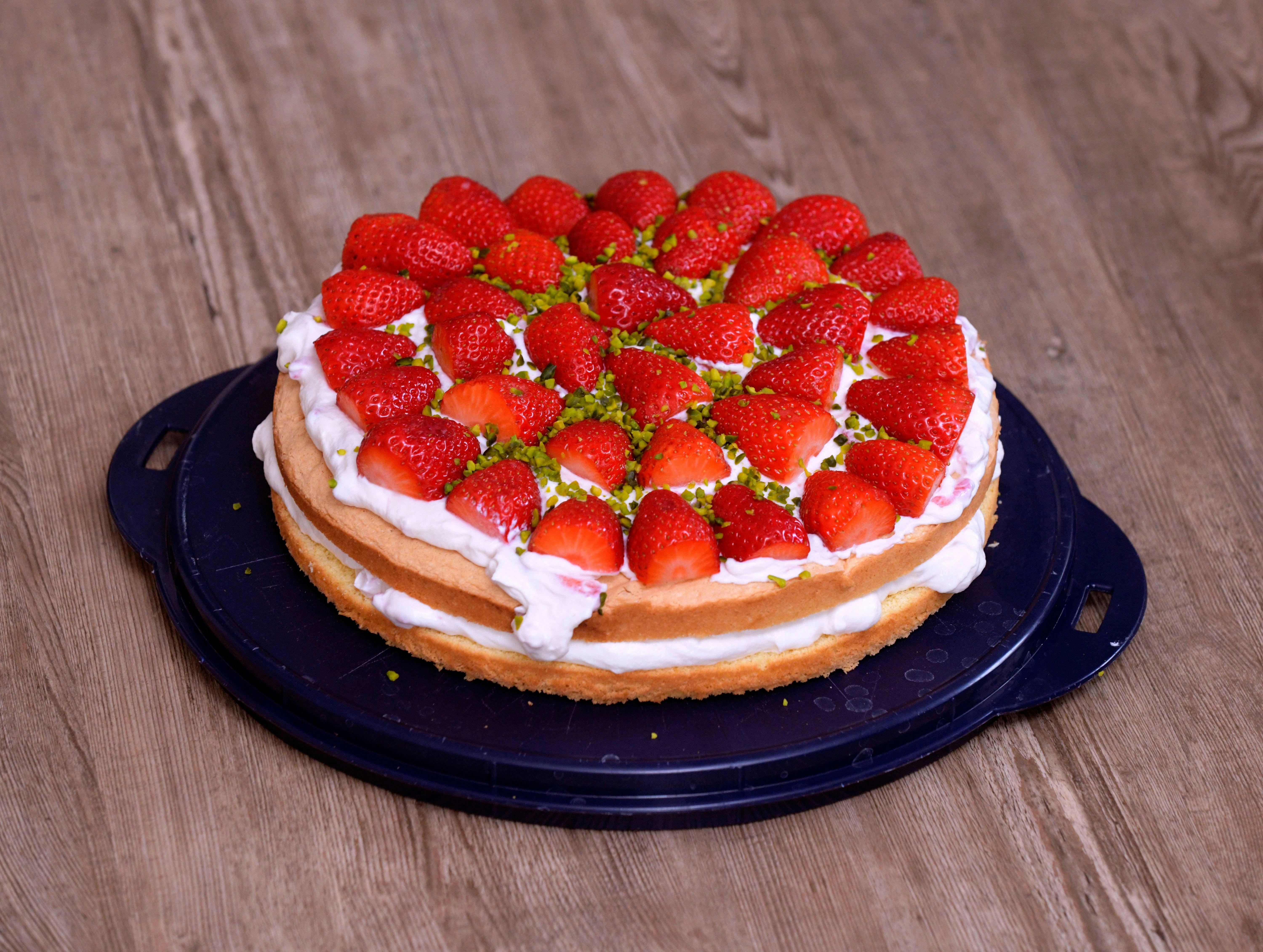 Leckerleichte Erdbeer-Sahne-Torte ganz ohne Gelatine mit ganz wenig ...