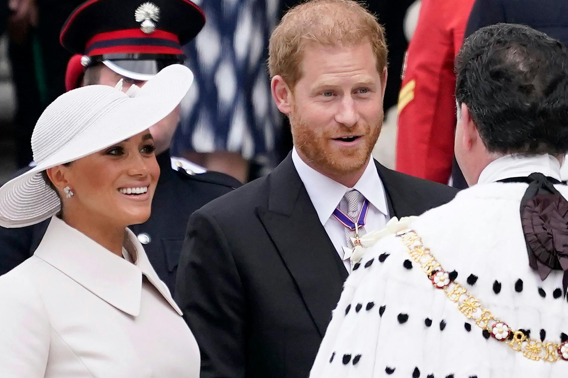 Prinz Harry und Herzogin Meghan am Freitag in der Londoner Saint Paul’s Cathedral beim Dankgottesdienst für die Queen.