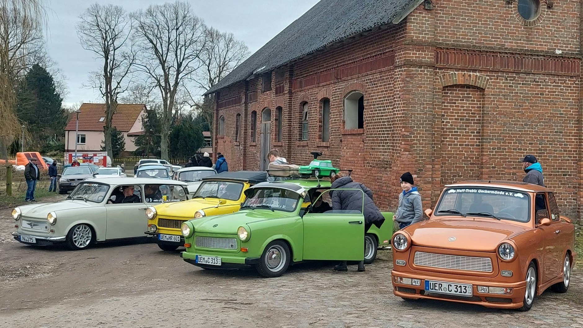 Trabi-Treffen in Anklam von Freunden des DDR-Kultautos.