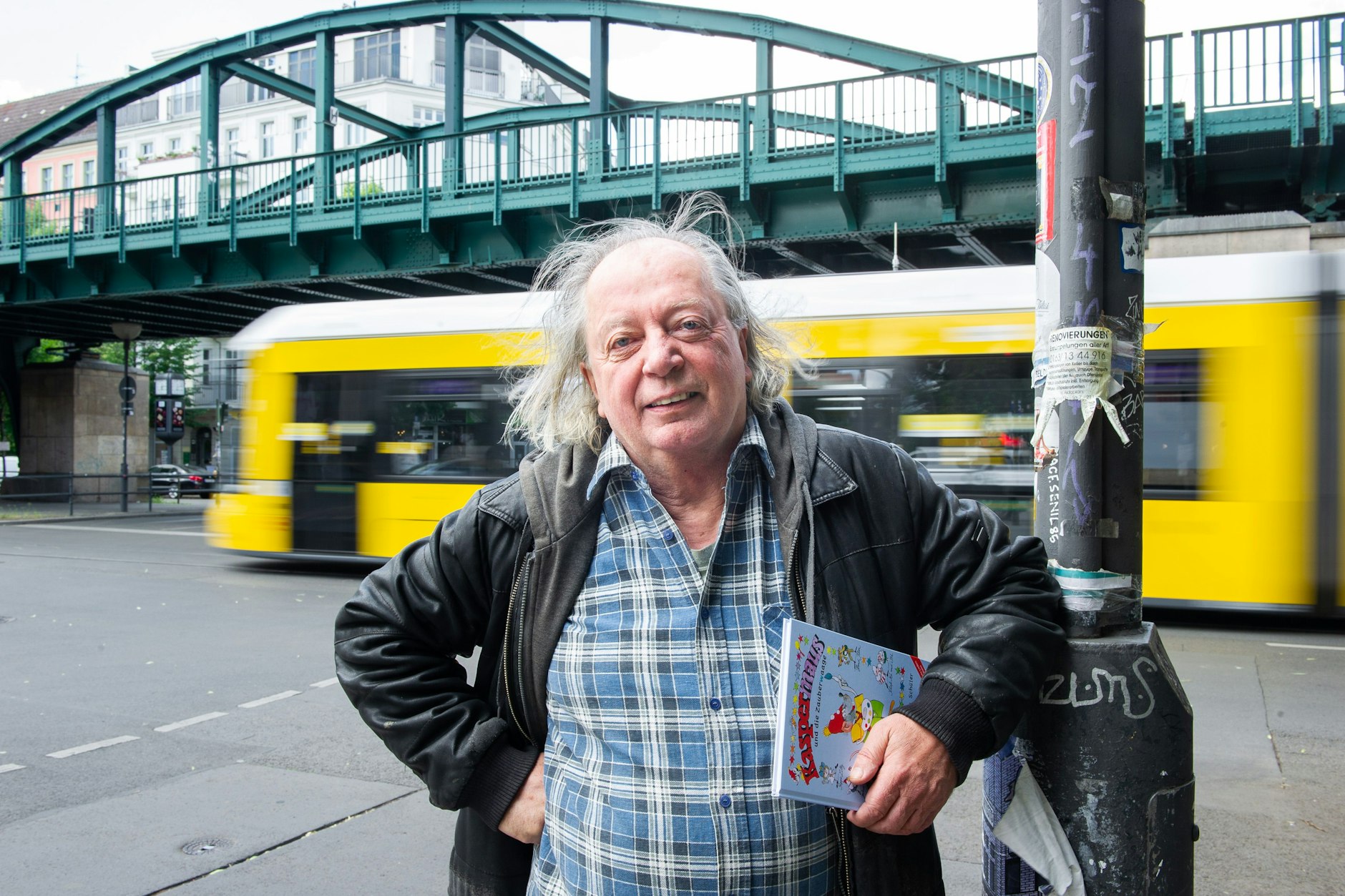 Autor Wilfried Bergholz lebt und schreibt seit 50 Jahren an der Schönhauser Allee.