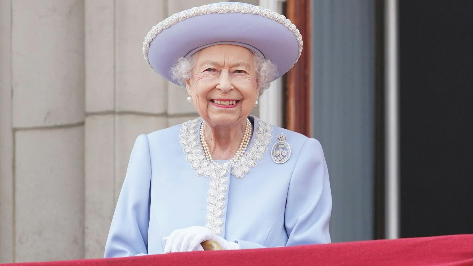 Wurde von Anja Rützel gesichtet. Und zwar live und in Farbe: Elizabeth II.