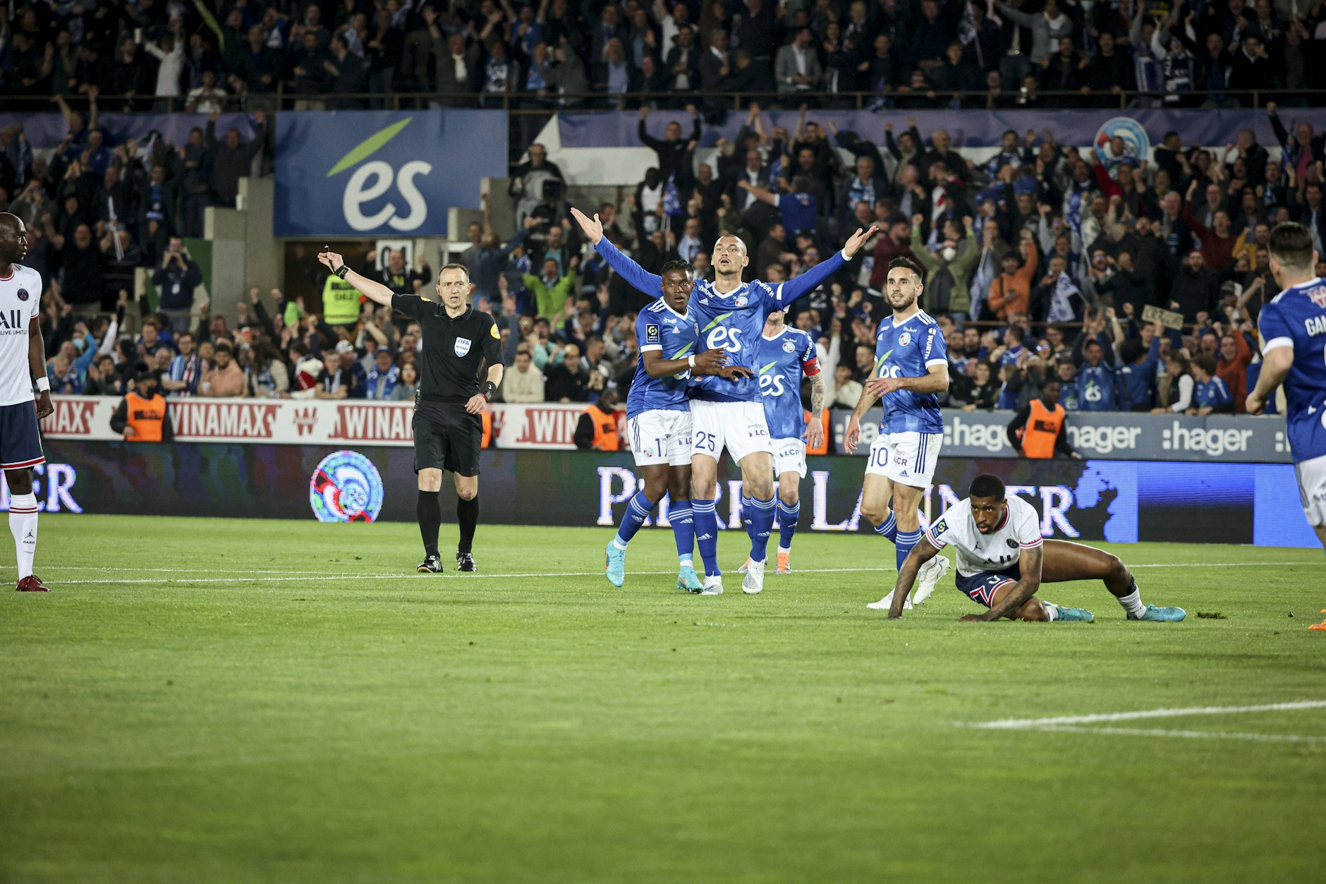 Ludovic&nbsp;Ajorque (M.) schoss Straßburg in der Ligue 1 mit seinen Toren auf Platz 6 und soll damit Hertha BSC und Fredi Bobic auf den Plan rufen.