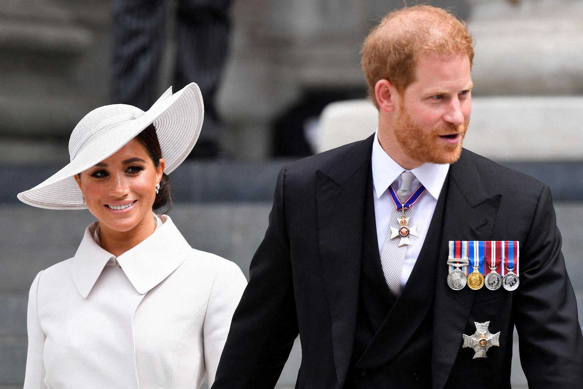 Harry und Meghan nach dem Gottesdienst anlässlich des 70. Thronjubiläums von Queen Elizabeth.