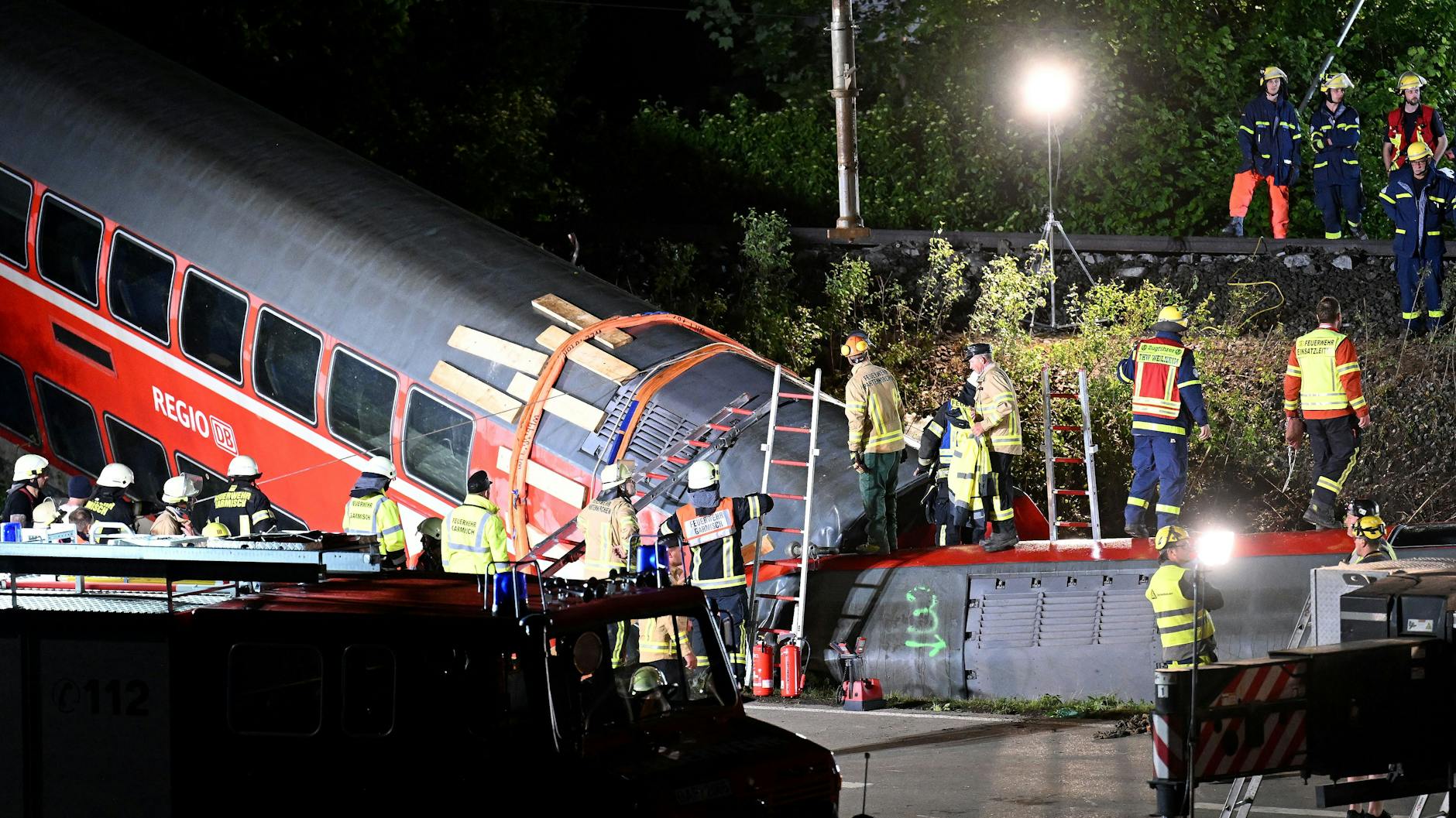 Die Zugteile haben sich stark ineinander verkeilt.