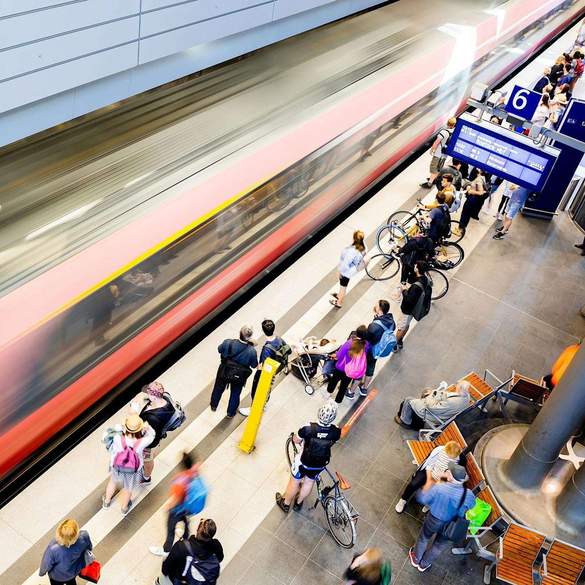 9-Euro-Ticket: Die Pfingst-Reisewelle raus aus Berlin geht weiter