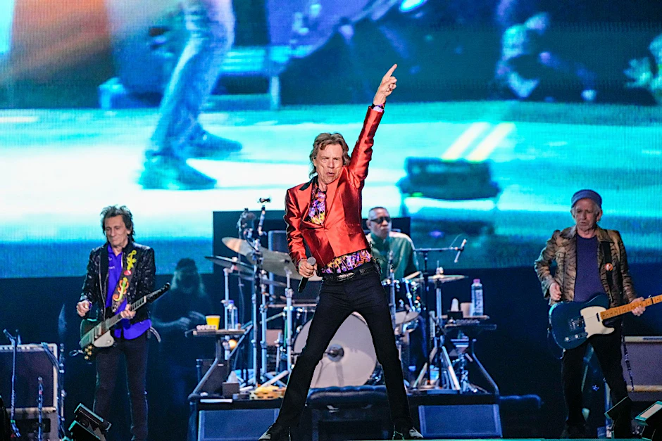 Mick Jagger (M), Ronnie Wood (l) und Keith Richards rockten die Bühne in Madrid.  