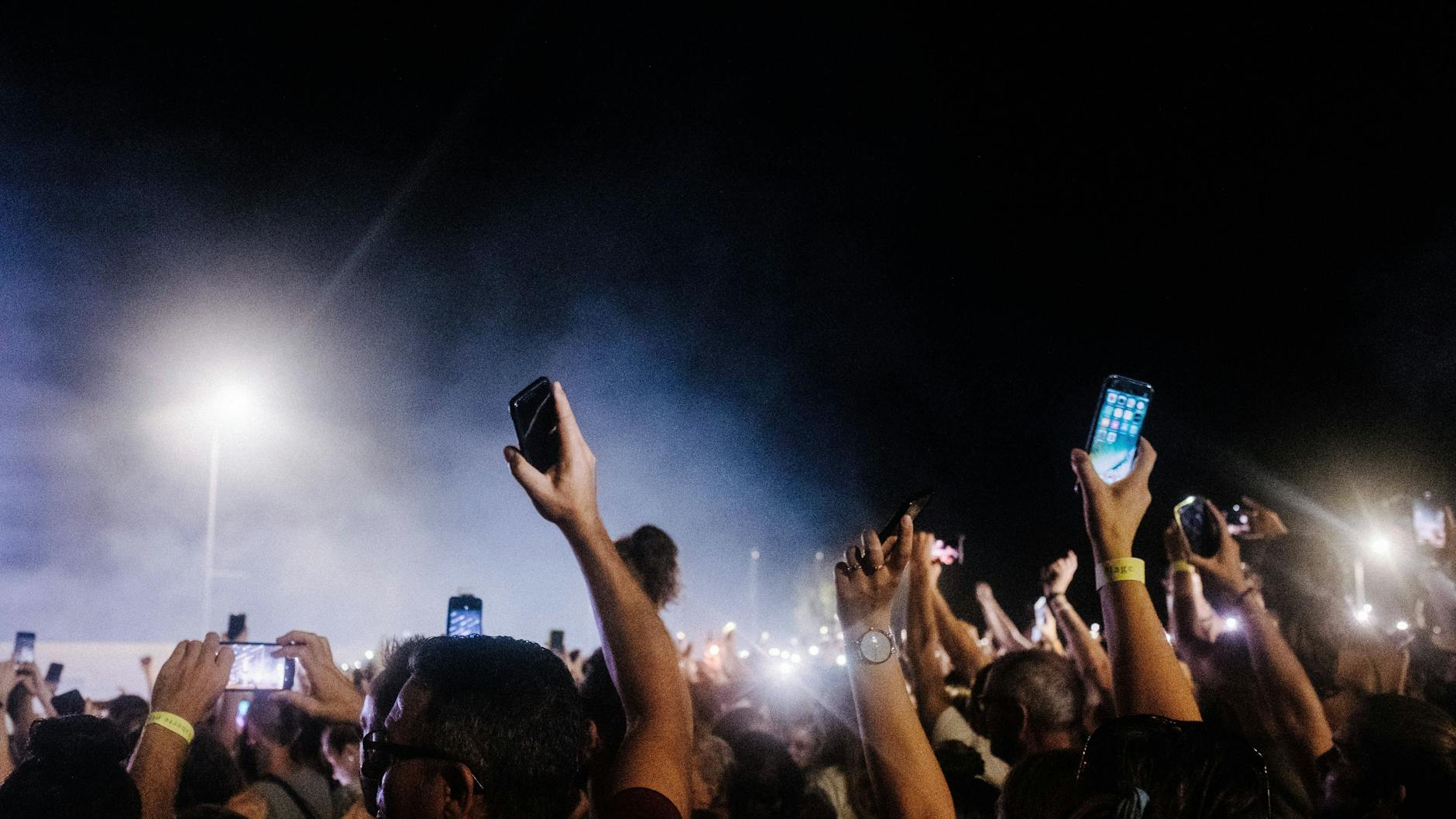Konzertbesucher in Frankreich (Archivbild)