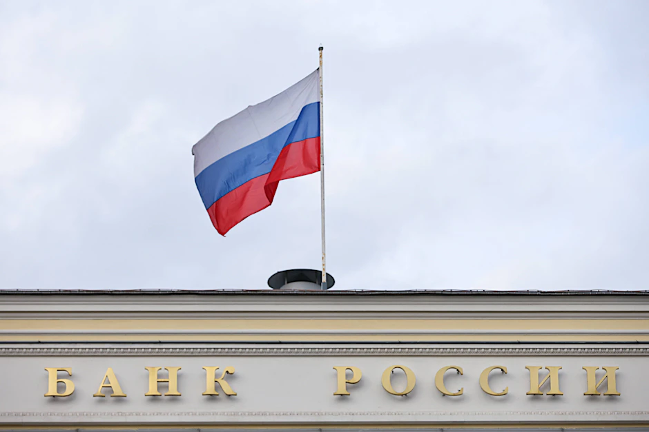 Eine russische Flagge weht im Wind. 