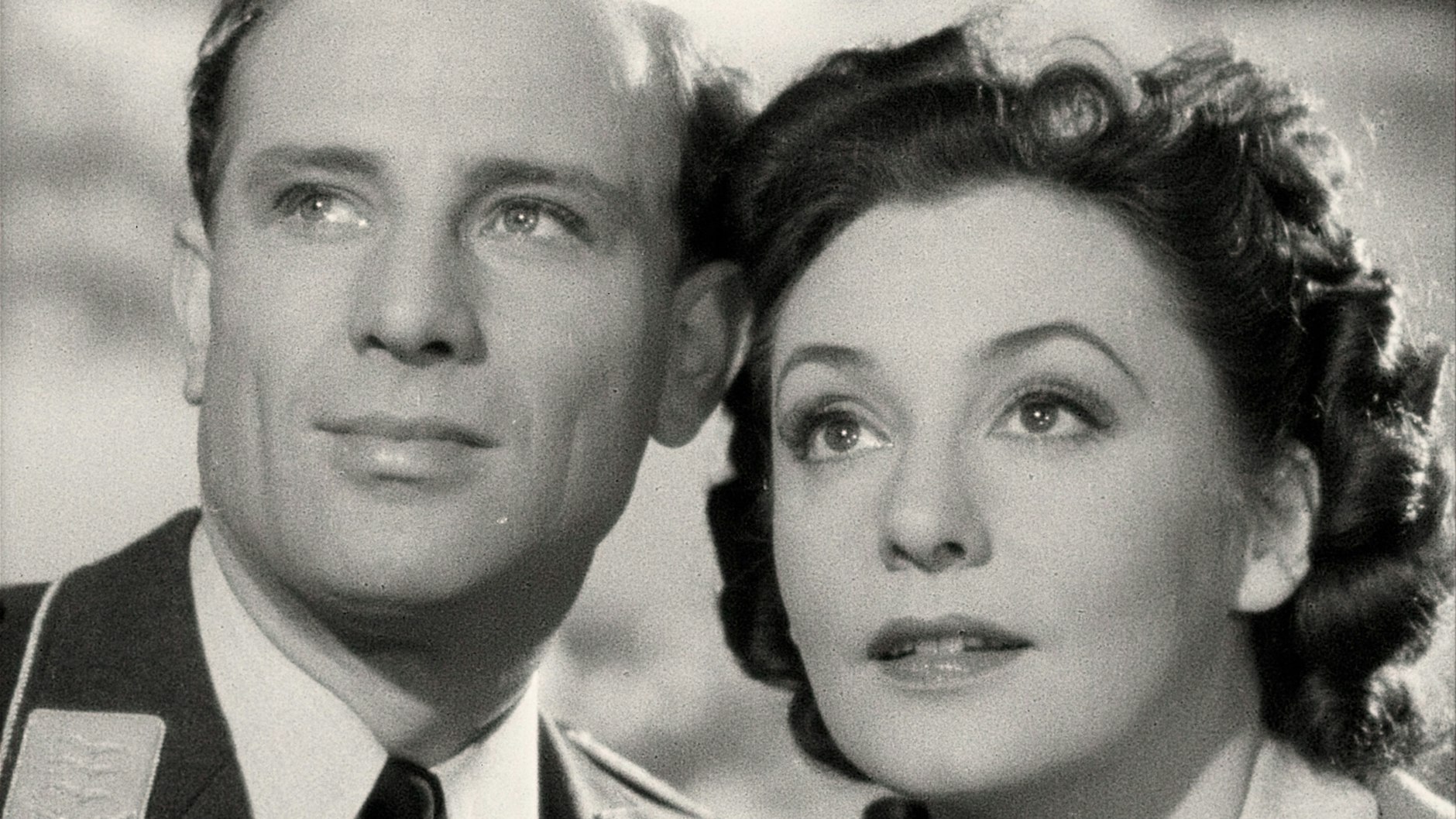 Zarah Leander als Hanna Holberg und Viktor Staal als Leutnant Paul Wendlandt in einer Szene des Films „Die große Liebe“.