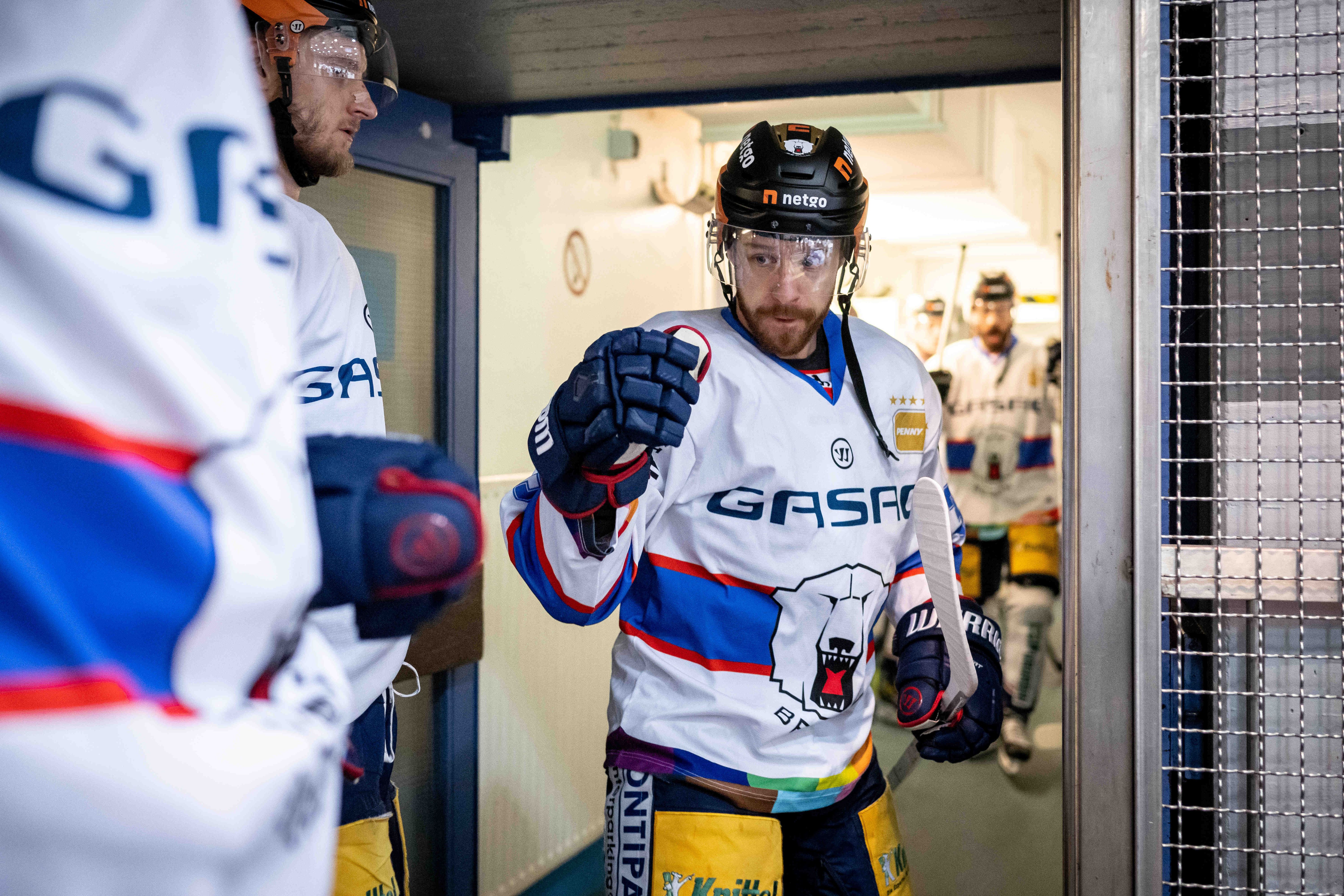 Image - Wie bitte? Nur Mario Basler stört Marco Baßler im Eisbären-Glück
