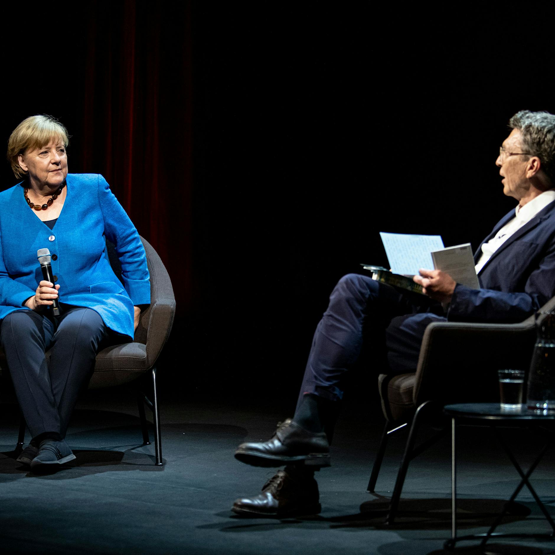 Das erste Interview mit der Ex-Kanzlerin zum Nachlesen +++ Ich bin keine ganz normale Bürgerin +++ Ich werde mich nicht entschuldigen +++ Putin will EU zerstören