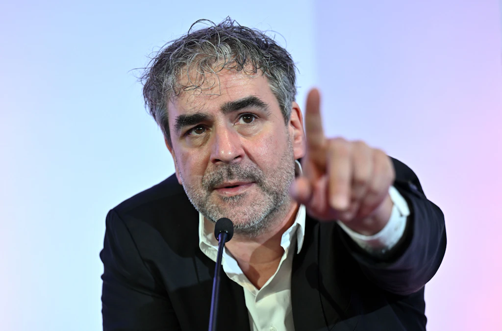 Ansage an die Bratwurstbude: Um Deniz Yücel gründet sich ein neuer PEN