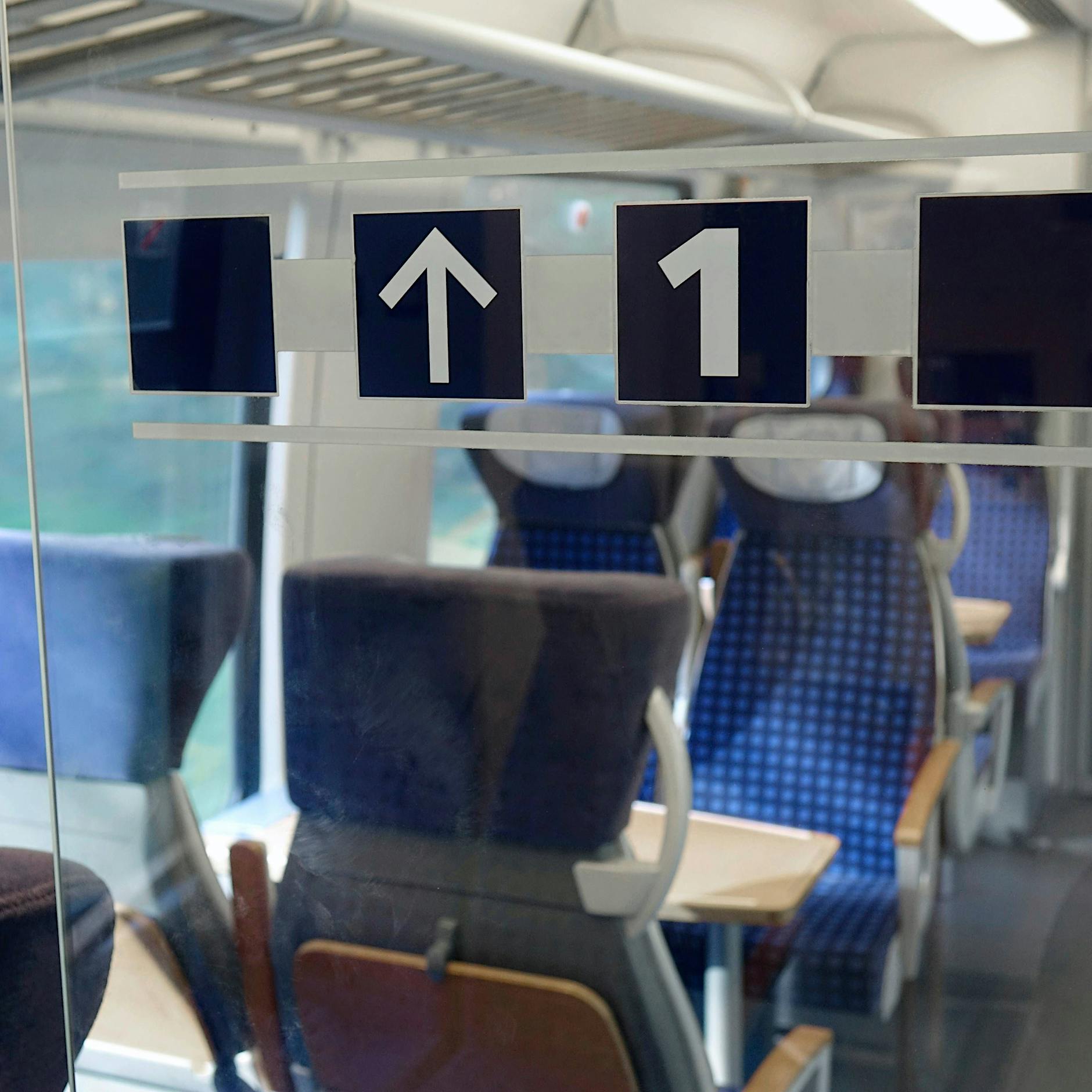 Bei vollen Zügen: Die Linke will die erste Klasse für alle Fahrgäste öffnen