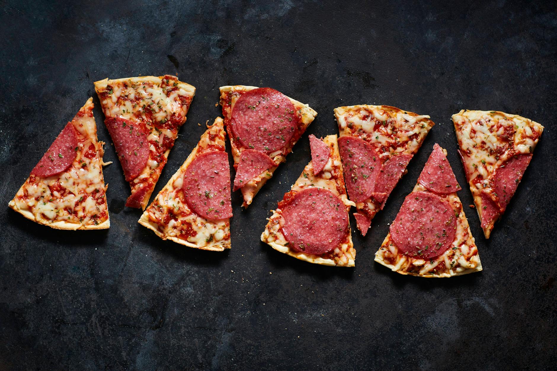 Einmal Pizza Salami, bitte!