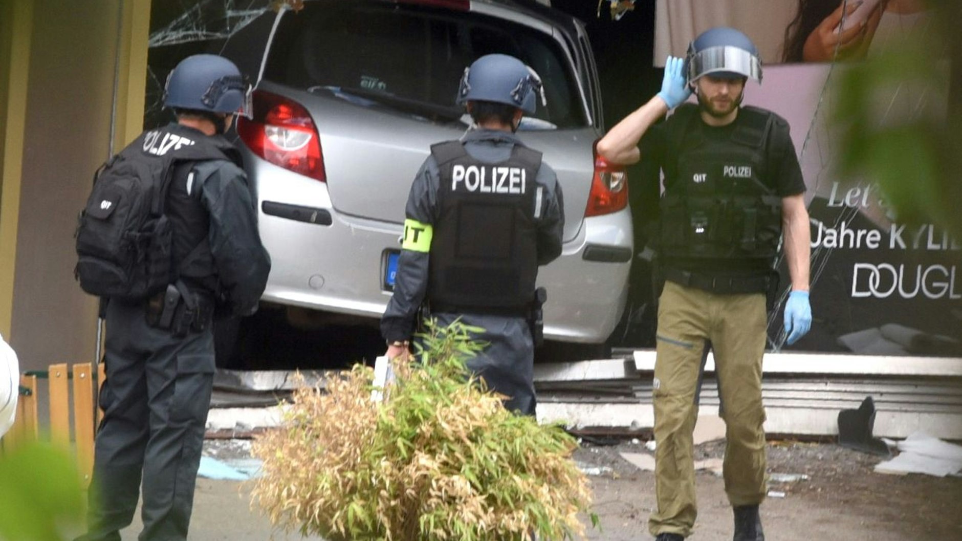 Der Renault Clio, an dem dessen Steuer der Täter während der Tat gesessen hatte.