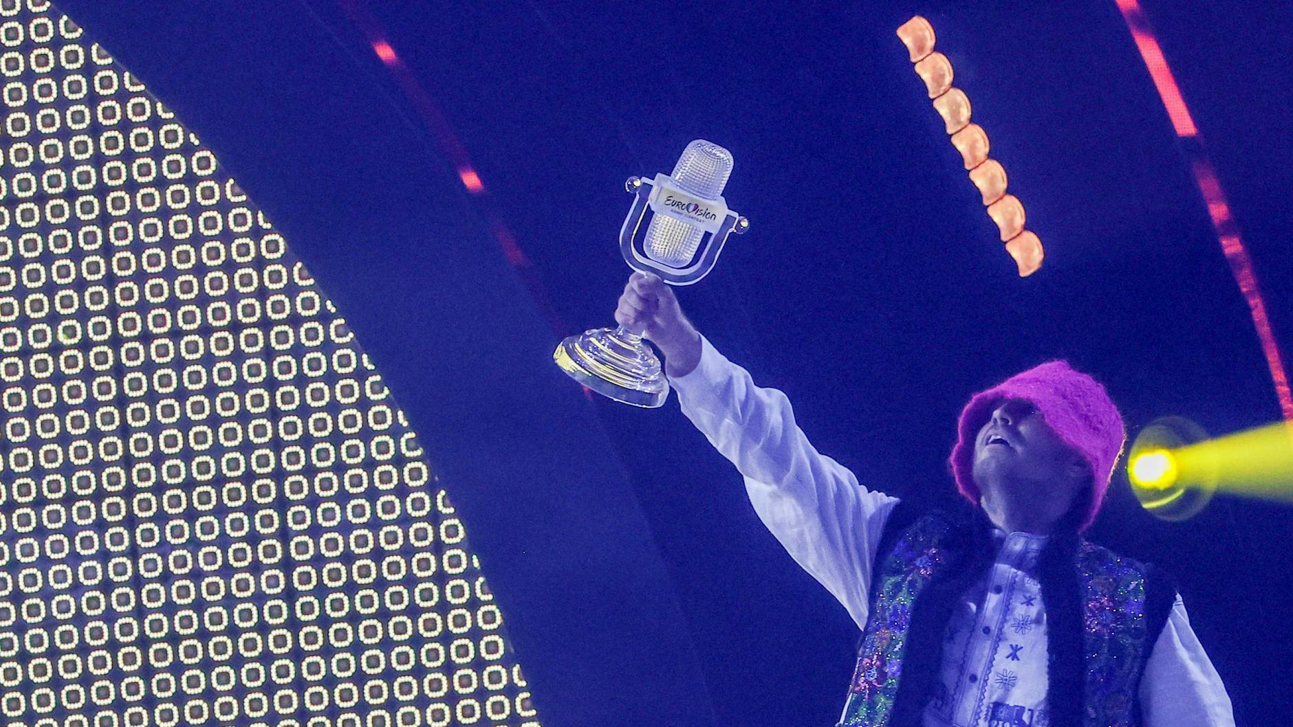 Kalush gewann den ESC 2022. Song, Video und auch viele Aussagen der Show bezogen sich auf den Krieg.