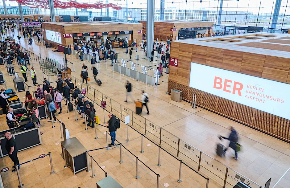 Das Hauptterminal des BER in Schönefeld. Bislang gibt es nur vier Langstreckenverbindungen.