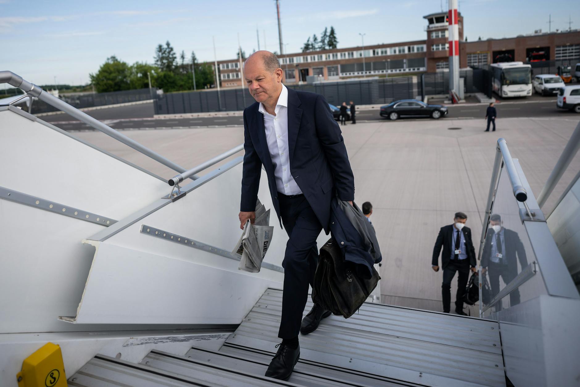 Bundeskanzler Olaf Scholz (SPD) macht sich am Freitag auf eine heikle Reise.