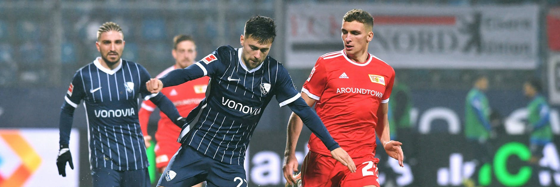 Milos Pantovic vom VfL Bochum soll auf dem Zettel des 1. FC Union stehen und könnte im Mittelfeld dabei helfen, Grischa Prömel (r.) zu ersetzen.