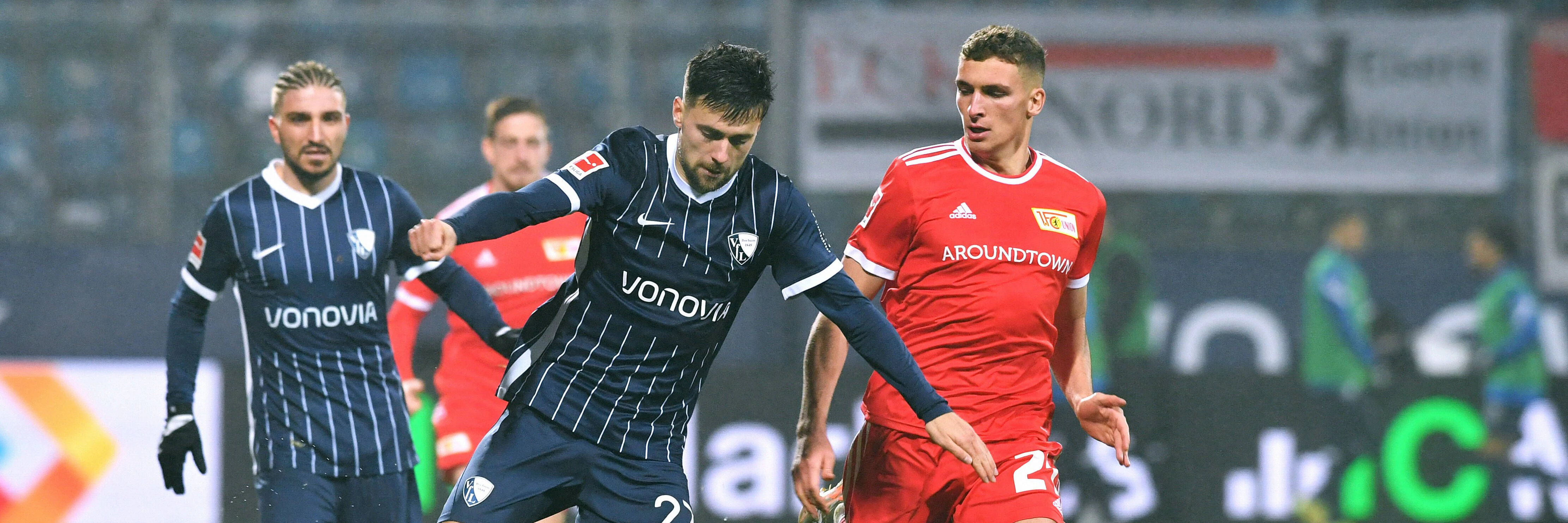 Milos&nbsp;Pantovic vom VfL Bochum soll auf dem Zettel des 1. FC Union stehen und könnte im Mittelfeld dabei helfen, Grischa Prömel (r.) zu ersetzen.