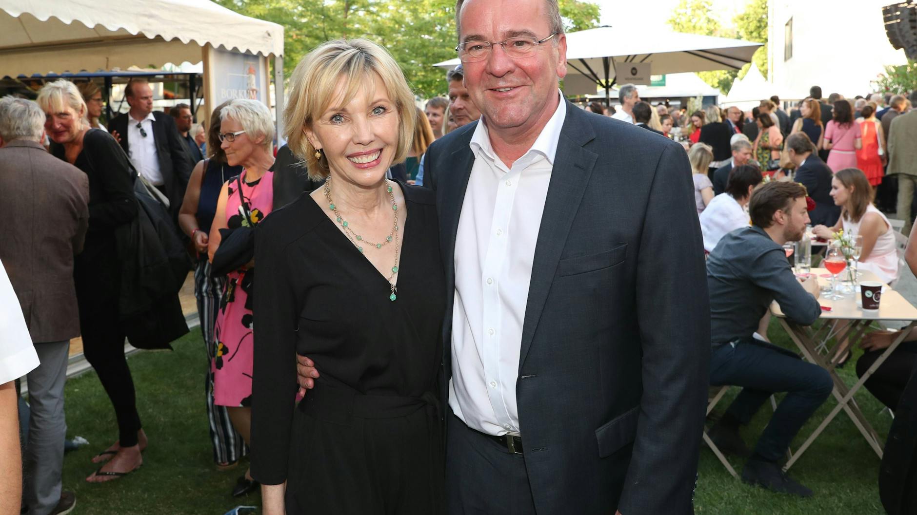 Doris Schröder-Köpf und Boris Pistorius 2019 beim Sommerfest in der niedersächsischen Landesvertretung in Berlin