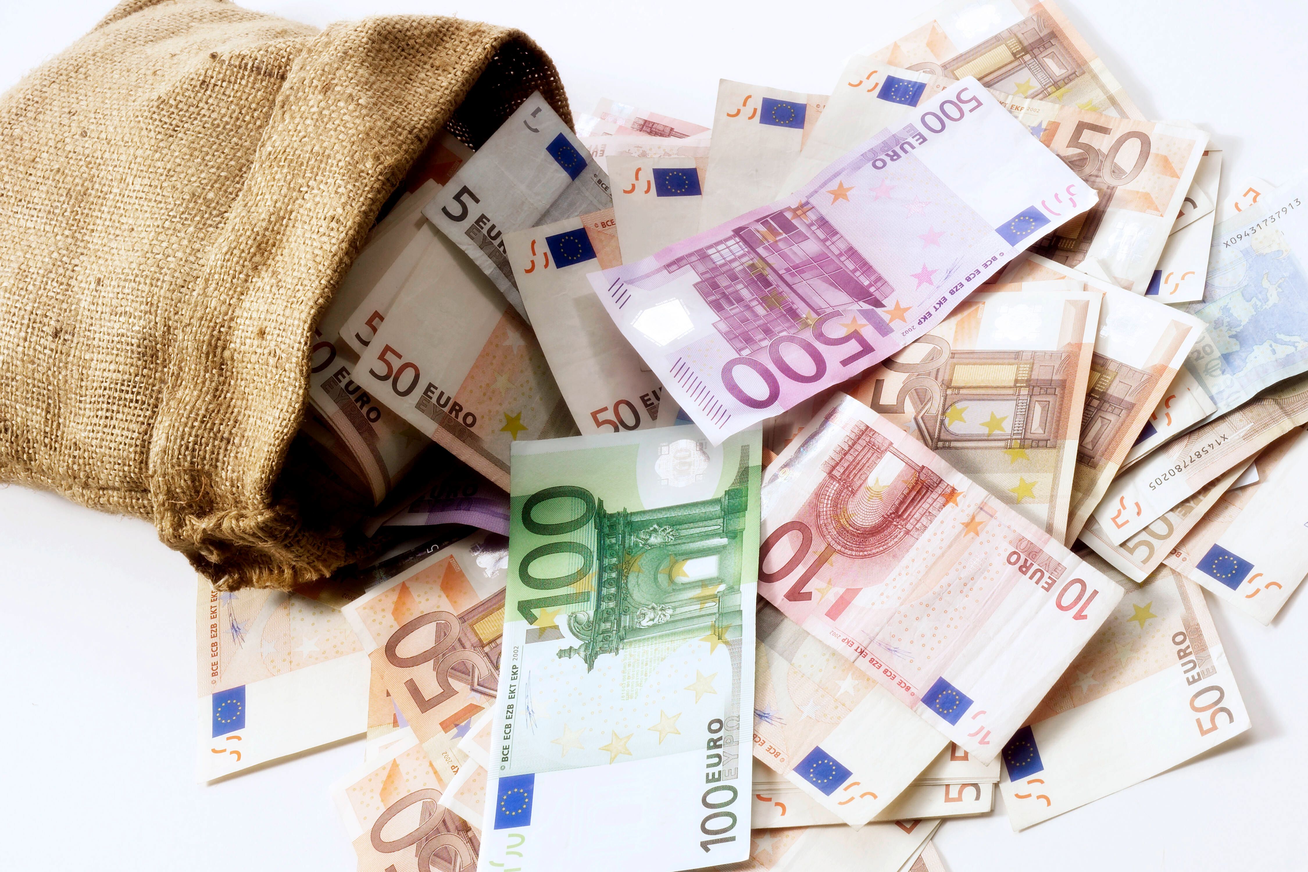 So ungerecht ist das Geld verteilt: Immer mehr Superreiche in Deutschland - und ihr Vermögen wächst und wächst!