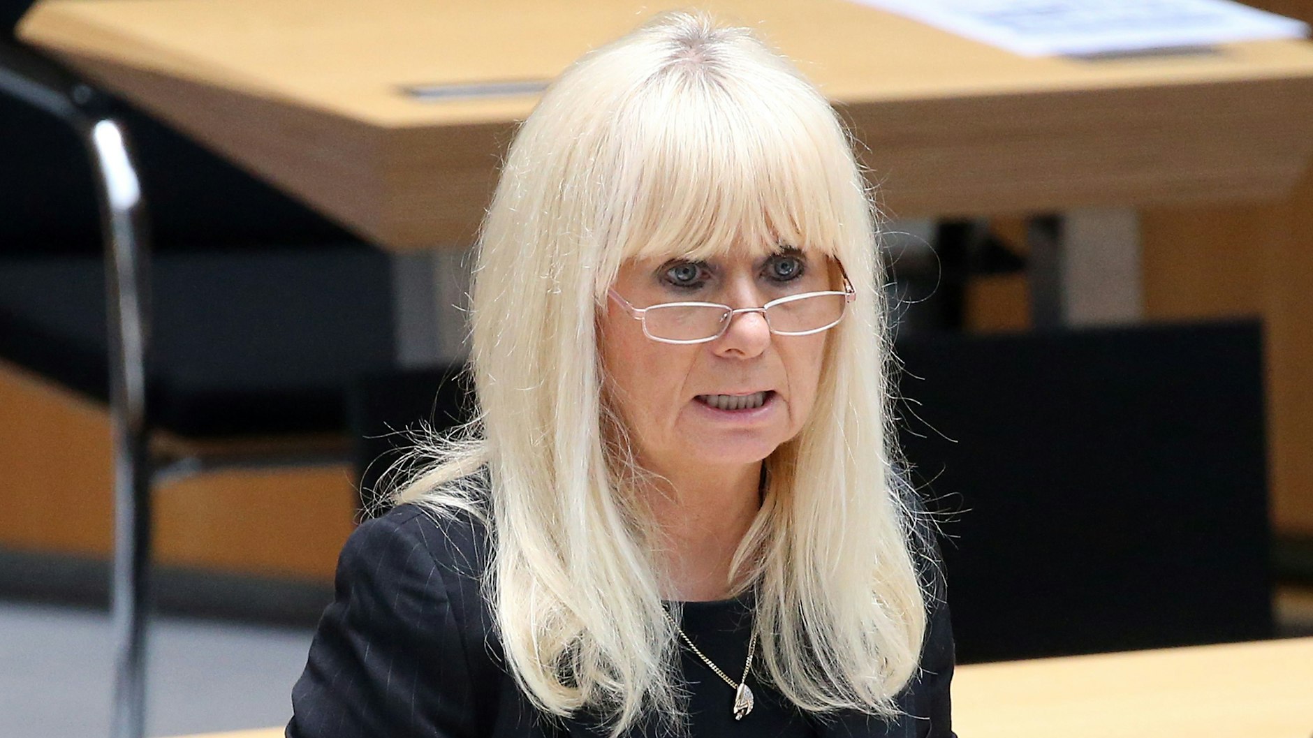 Innensenatorin Iris Spranger (SPD) äußert sich in einer Fragestunde im Berliner Abgeordnetenhaus zur Amokfahrt am Breitscheidplatz.