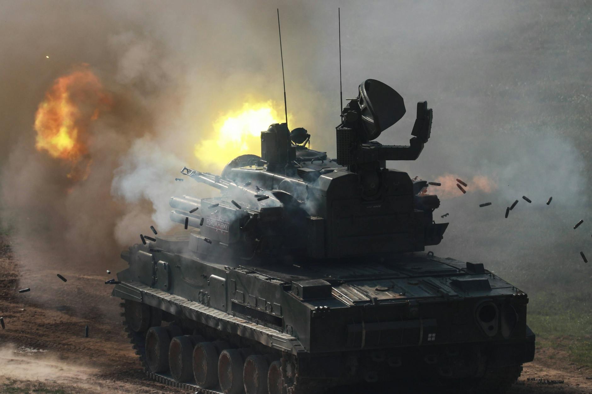 Ein Luftverteidigungssystem Tunguska nimmt im Rahmen der Internationalen Armeespiele 2021 auf dem Schießstand von Alabino bei Moskau an einer Ausstellung militärischer Ausrüstung teil.