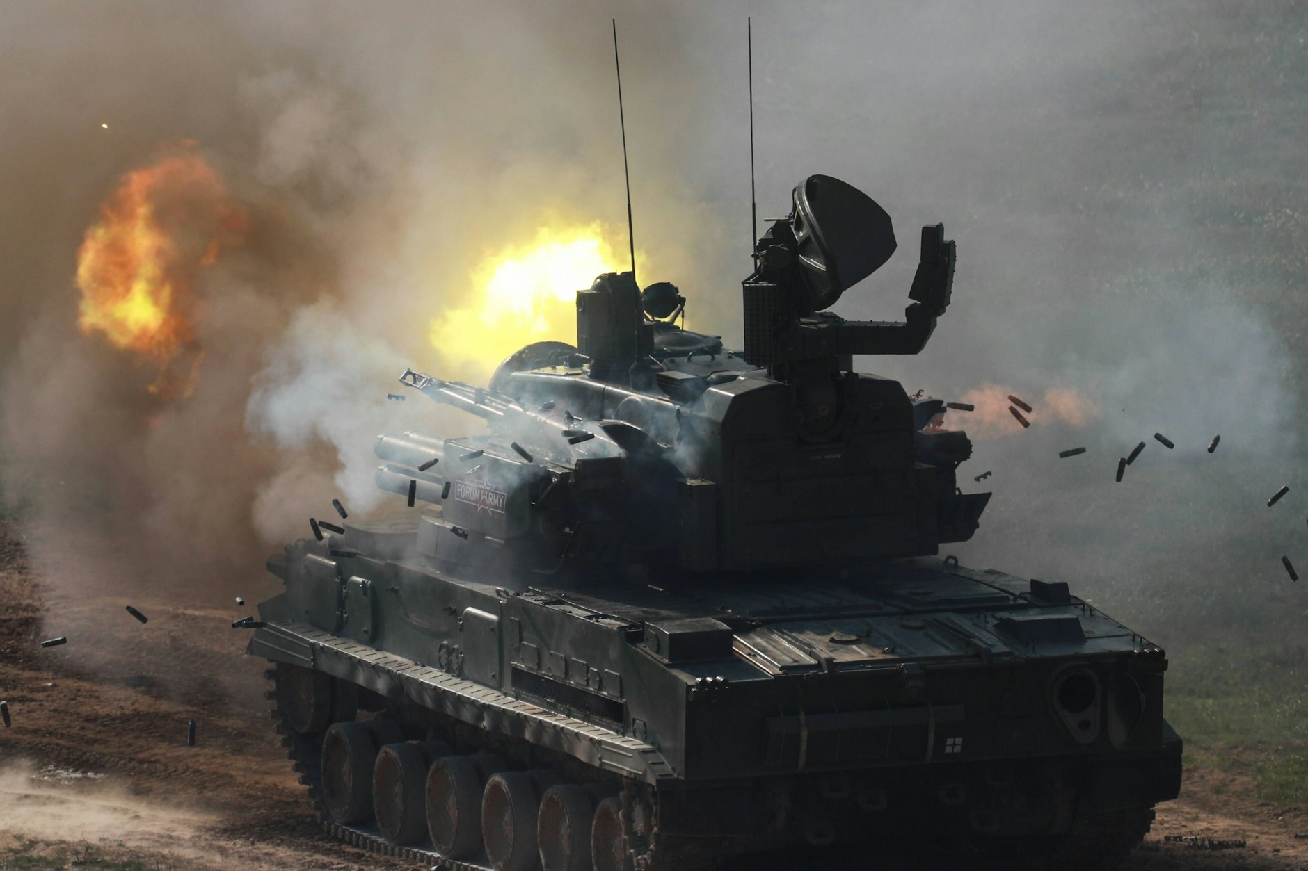 Ein Luftverteidigungssystem Tunguska nimmt im Rahmen der Internationalen Armeespiele 2021 auf dem Schießstand von Alabino bei Moskau an einer Ausstellung militärischer Ausrüstung teil.