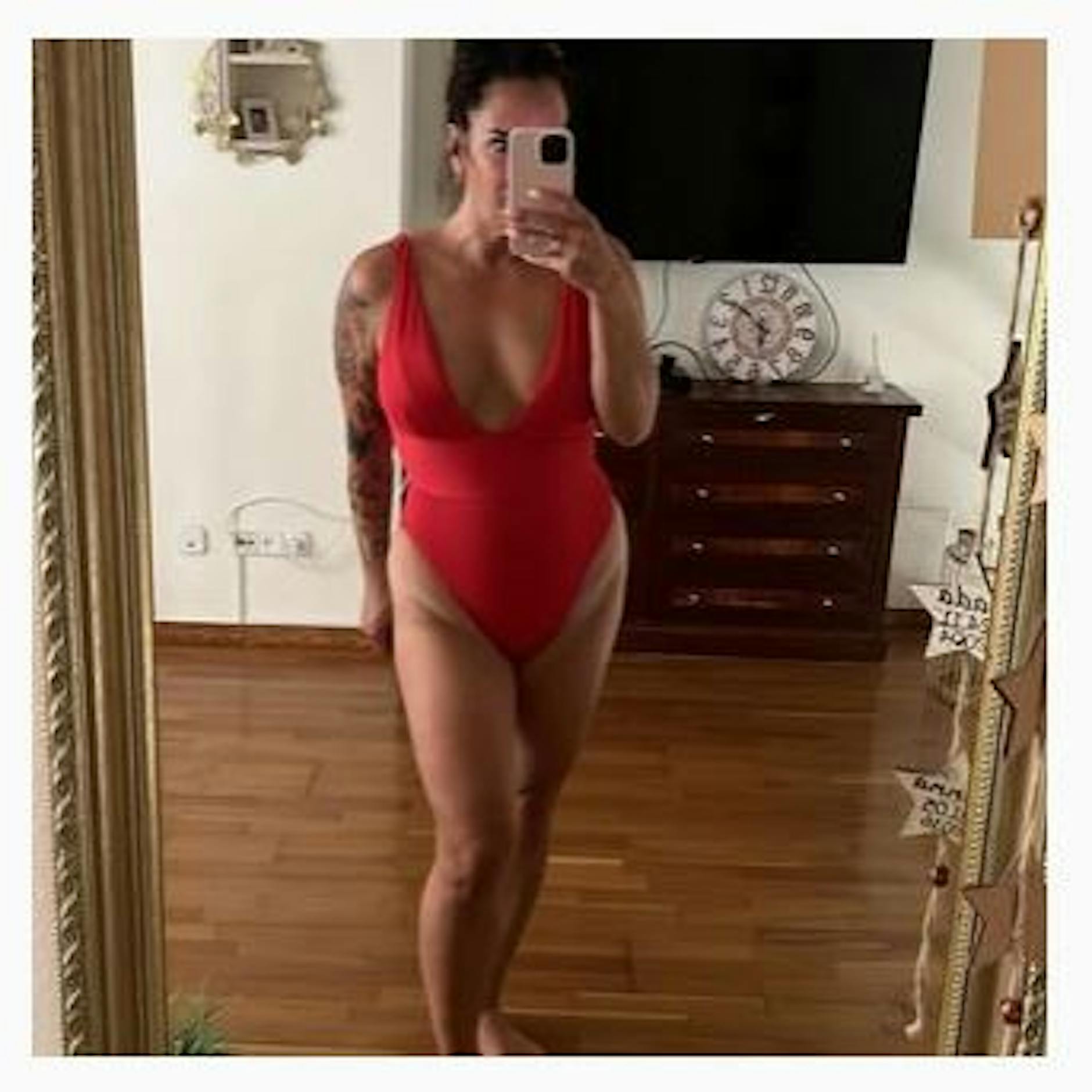 Fans feiern Danni Büchner für Foto im roten Badeanzug – und sie sagt: Schluss mit Bodyshaming!