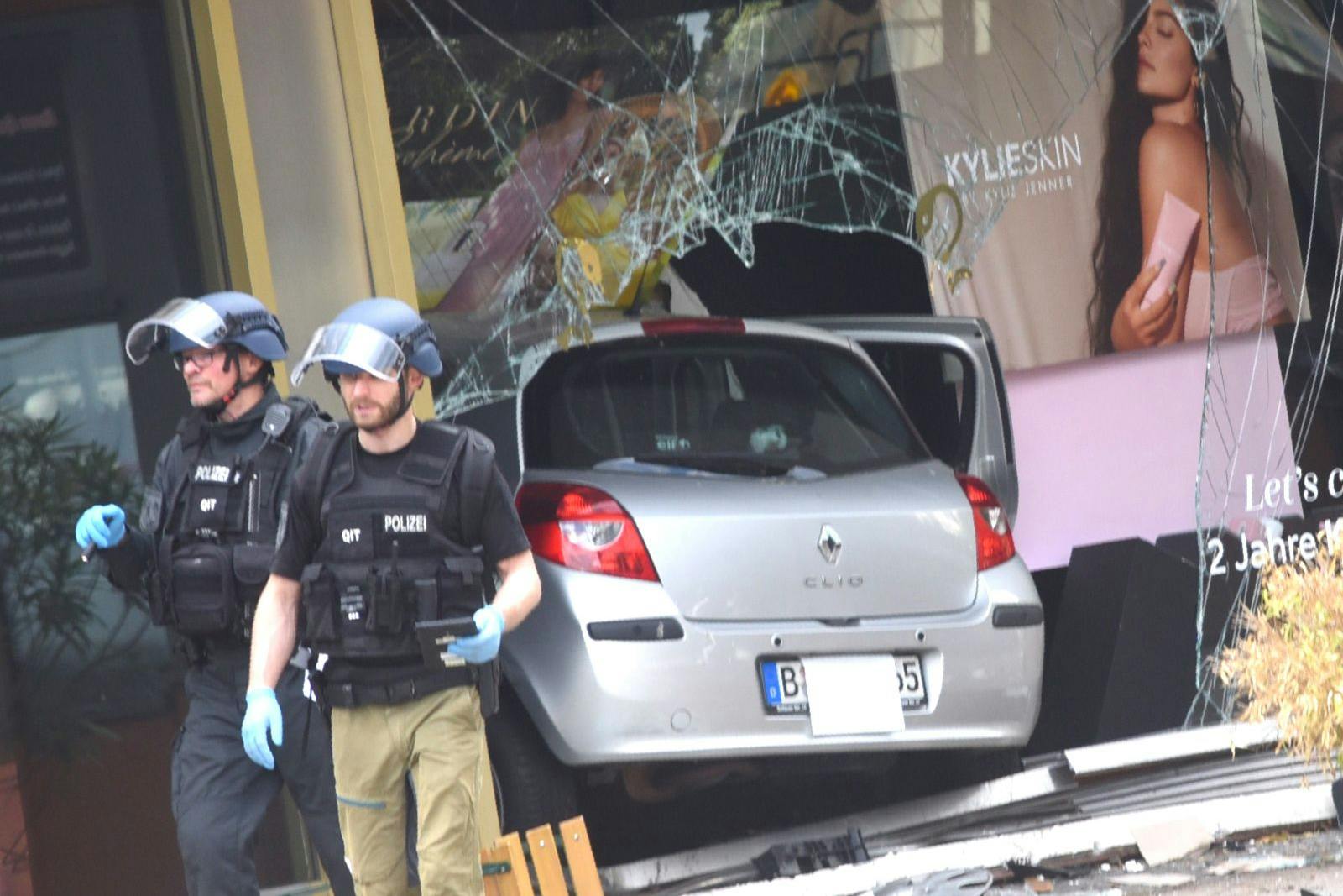 Das Fahrzeug, mit dem Gor H. am Mittwoch eine Lehrerin totgerast und rund 20 Menschen teils schwer verletzt hat.