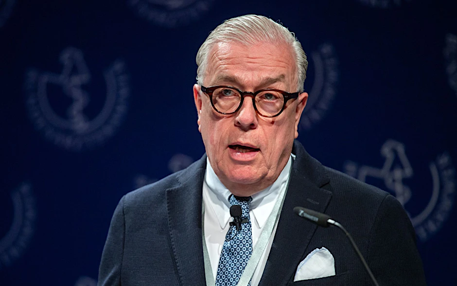 Der Präsident der Bundesärztekammer, Klaus Reinhardt, fordert eine bessere Datenbasis zu den Corona-Zahlen.