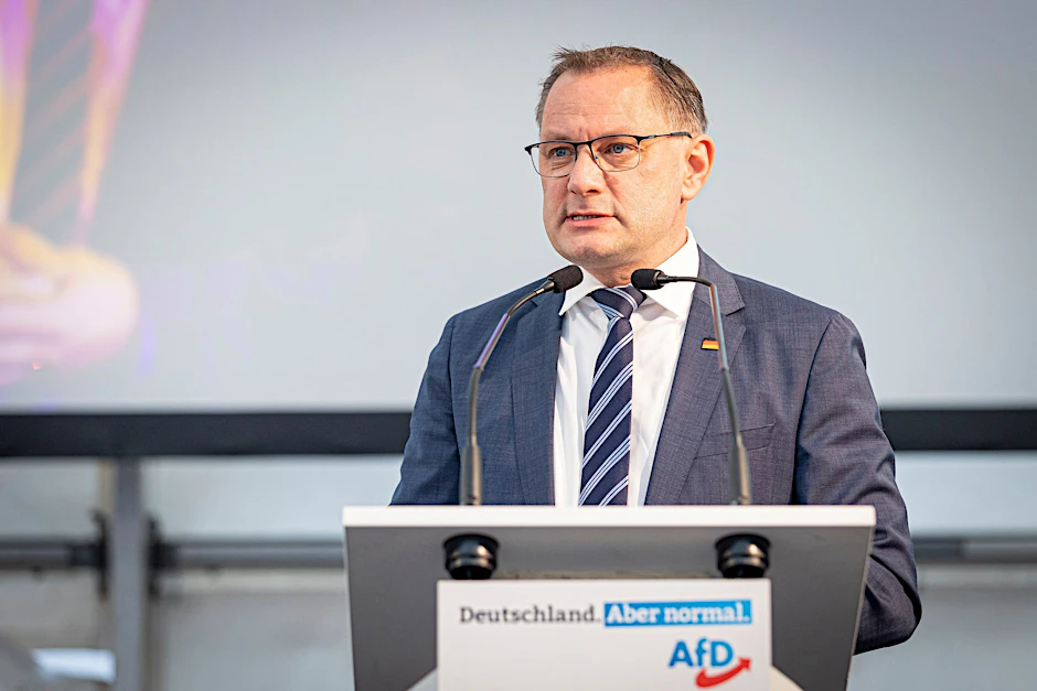 AfD-Bundessprecher Tino Chrupalla strebt erneut den Parteivorsitz an.  