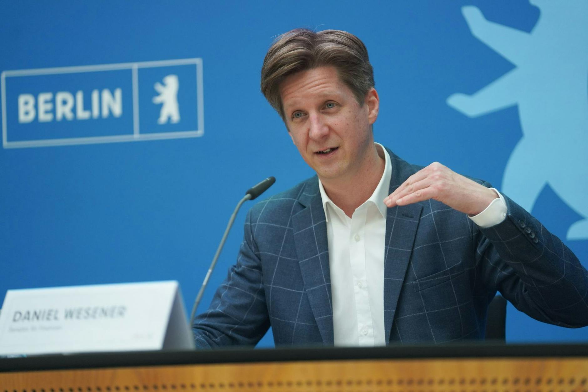 ARCHIV - Finanzsenator Daniel Wesener (Bündnis 90/Die Grünen).