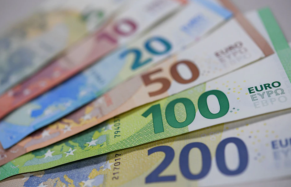 ARCHIV - Die Europäische Zentralbank (EZB) muss ihre Prognosen deutlich korrigieren und erwartet nun eine deutlich höhere Inflation.  