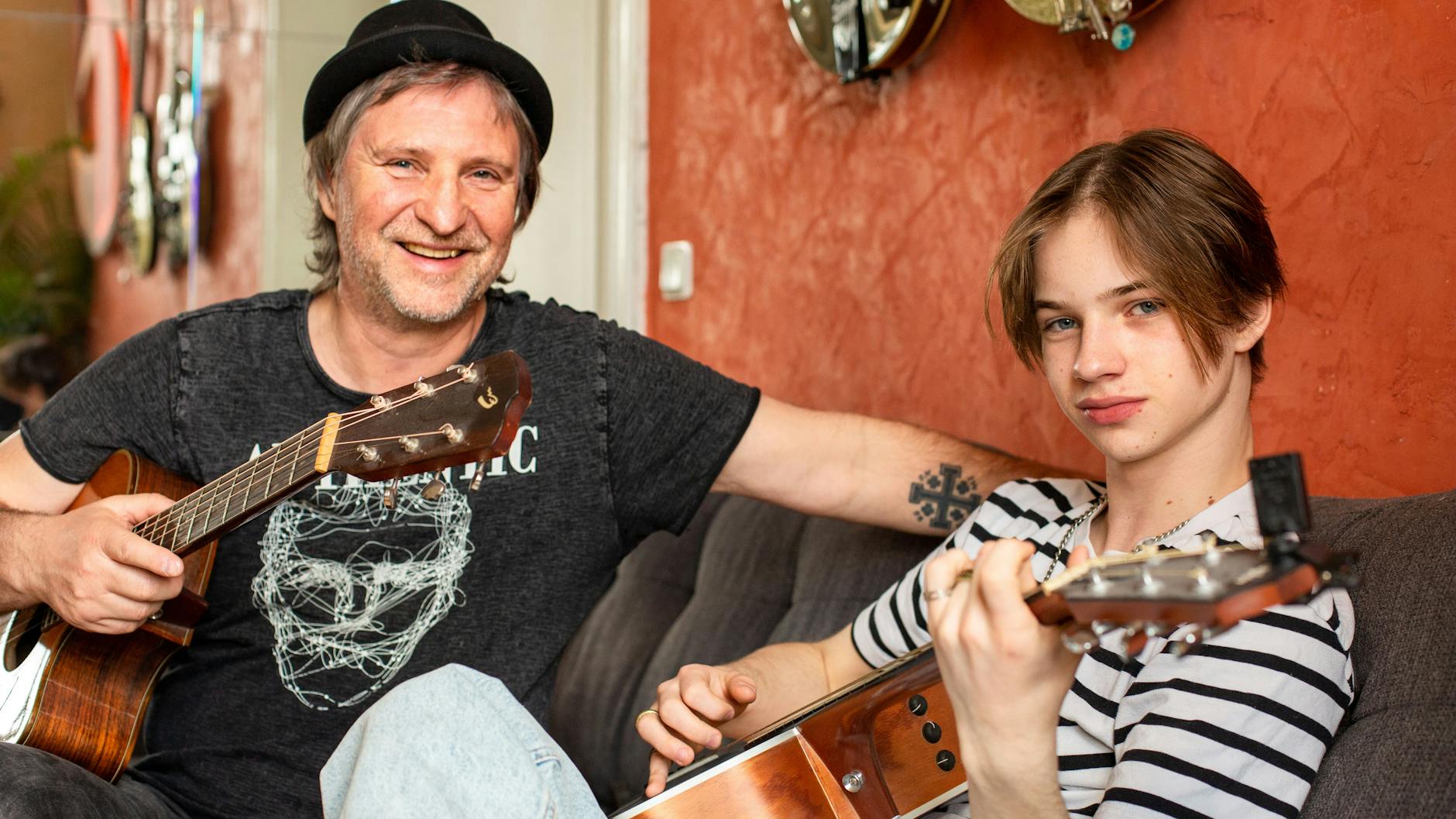 Dirk Zöllner und sein Sohn Egon Werler, der vor einem Jahr bei der TV-Talente-Show „The Voice Kids“ siegte.