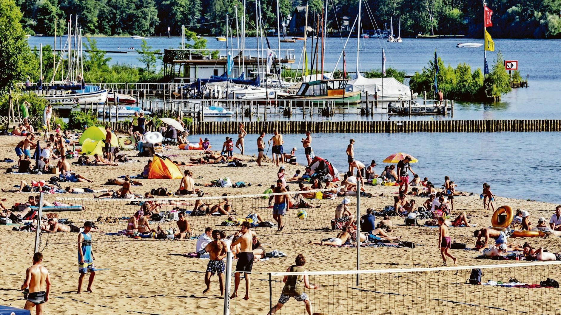 Der Klassiker unter den Ost-Berliner Strandbädern: Am Müggelsee ist es einfach immer schön.