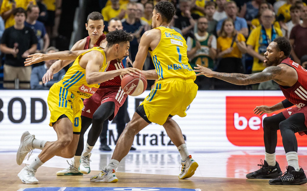Alba Berlin gewinnt erstes Finale gegen Bayern München