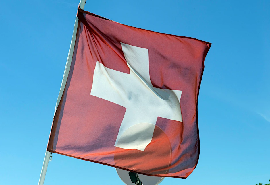 ARCHIV - Die Schweiz übernimmt unter anderem das Öl-Embargo gegen Russland und Belarus als eine der EU-Sanktionen gegenüber den beiden Ländern.  