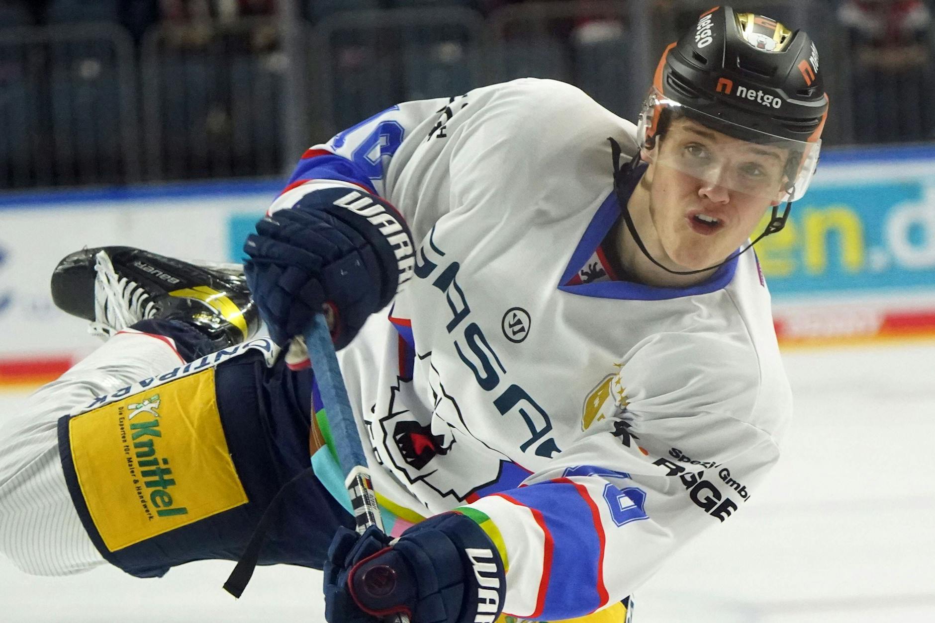 Bennet Roßmy hat schon in der DEL im Eisbären-Trikot gezeigt, dass er richtig was drauf hat.
